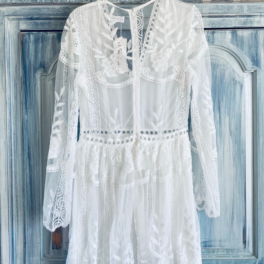 AMELLIA Bohemian White Lace Maxi Dress - Picture 8 of 16
